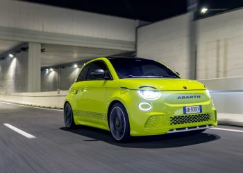 Abarth 500e front three quarter view driving