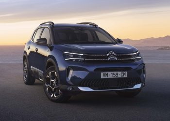 Citroen C5 Aircross facelift front three quarter view