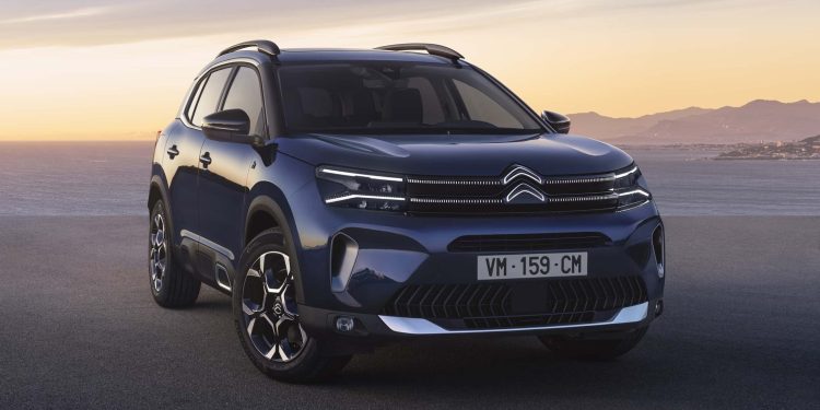 Citroen C5 Aircross facelift front three quarter view