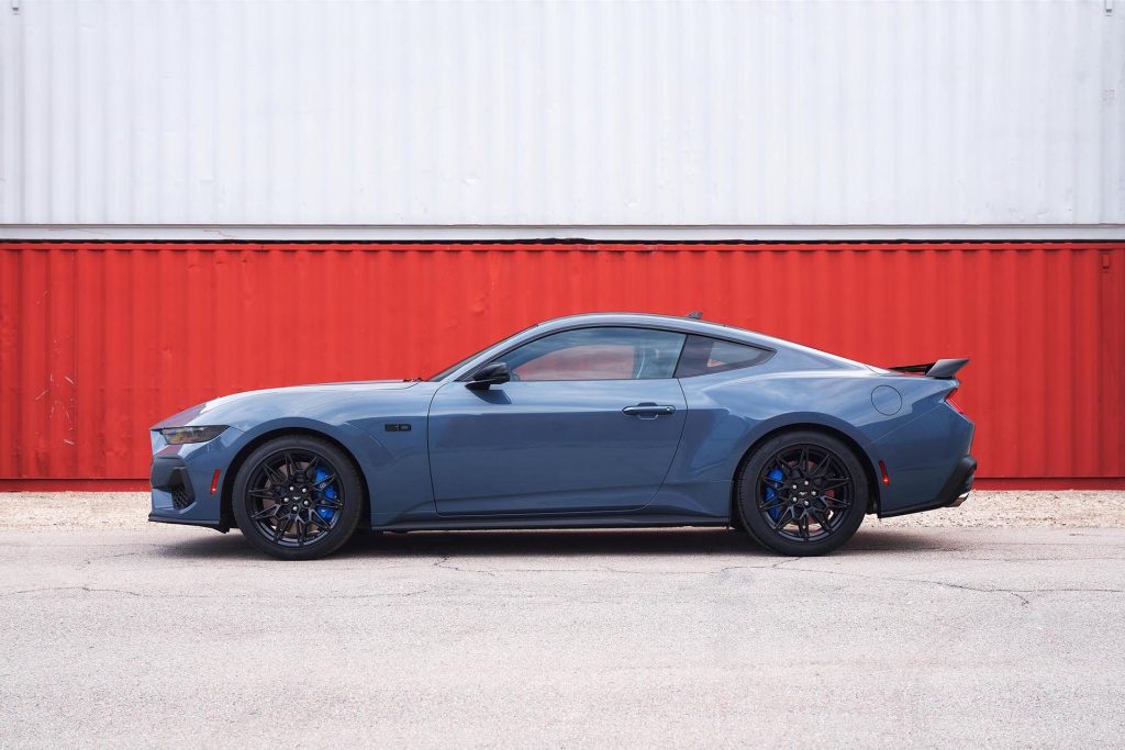 Ford Mustang side profile