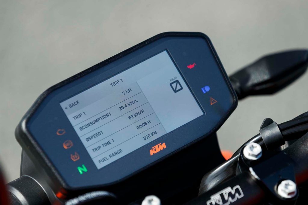 KTM 890 Duke GP screen
