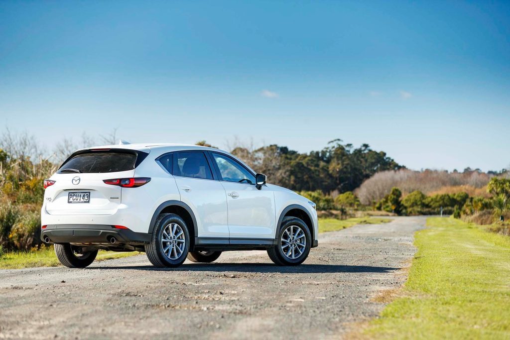 Mazda CX-5 GSX AWD parke don gravel road