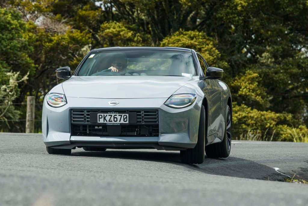 Nissan Z Coupe inside front action