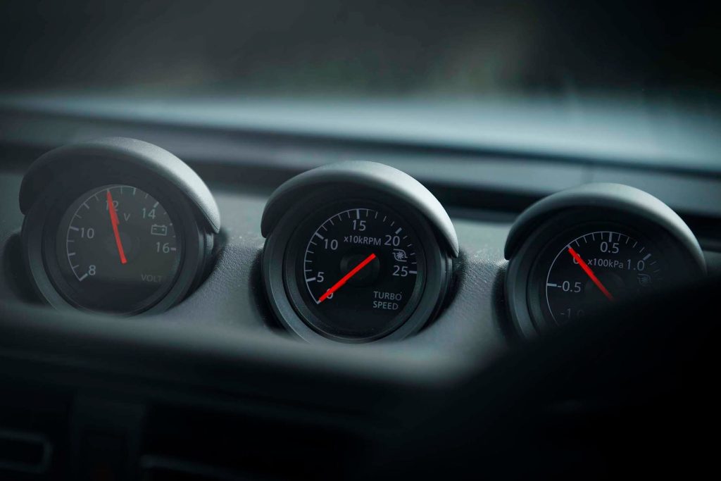 Nissan Z Coupe dials