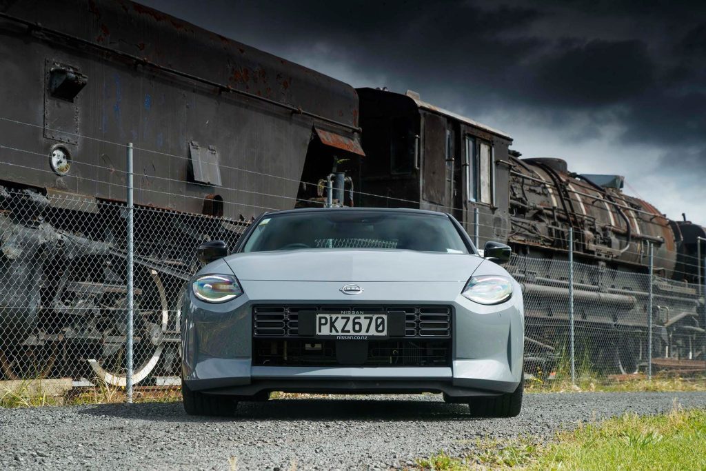 Nissan Z Coupe full frontal static