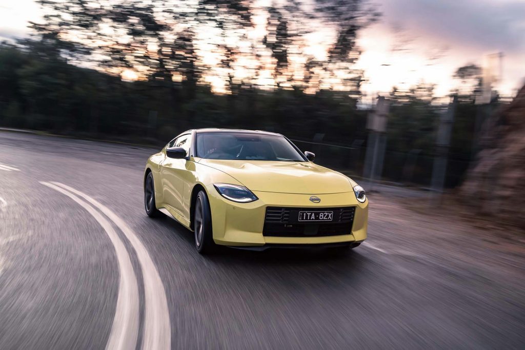 Nissan Z Coupe inside front action