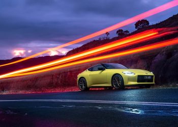 Nissan Z Coupe light trails