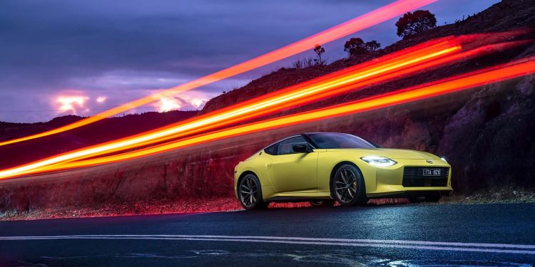 Nissan Z Coupe light trails