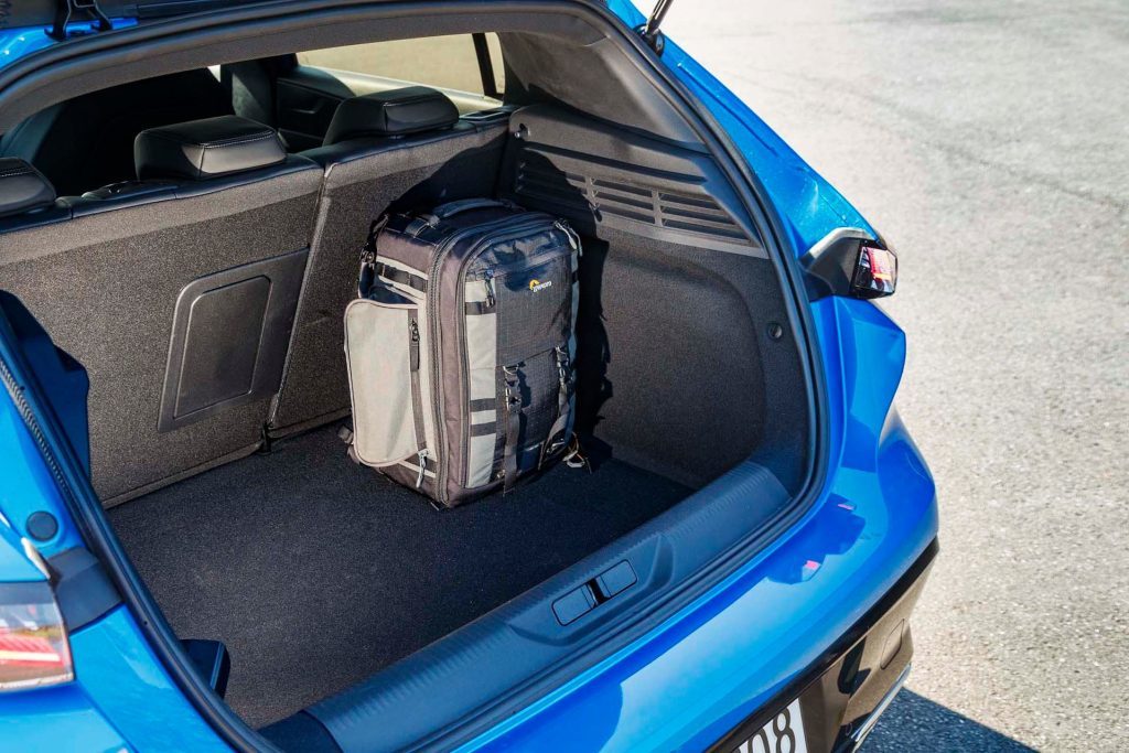 Peugeot 308 GT boot space