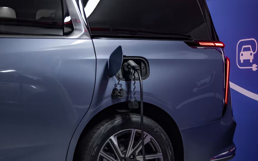 LDV MIFA 9 charging