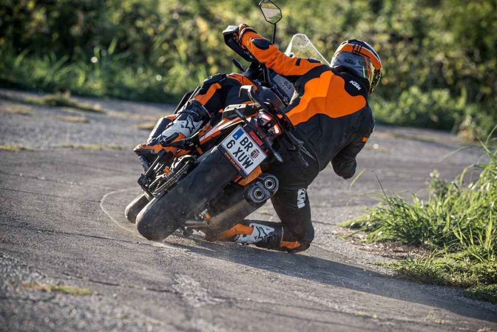 KTM Super Adventure S hard cornering