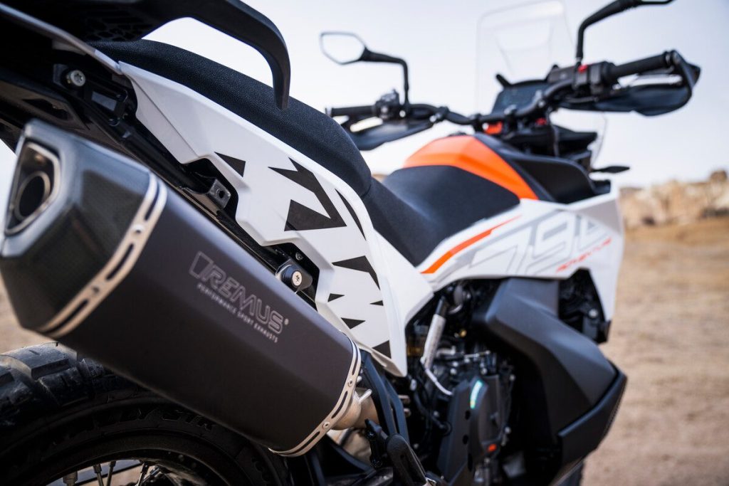 KTM 790 Adventure exhaust