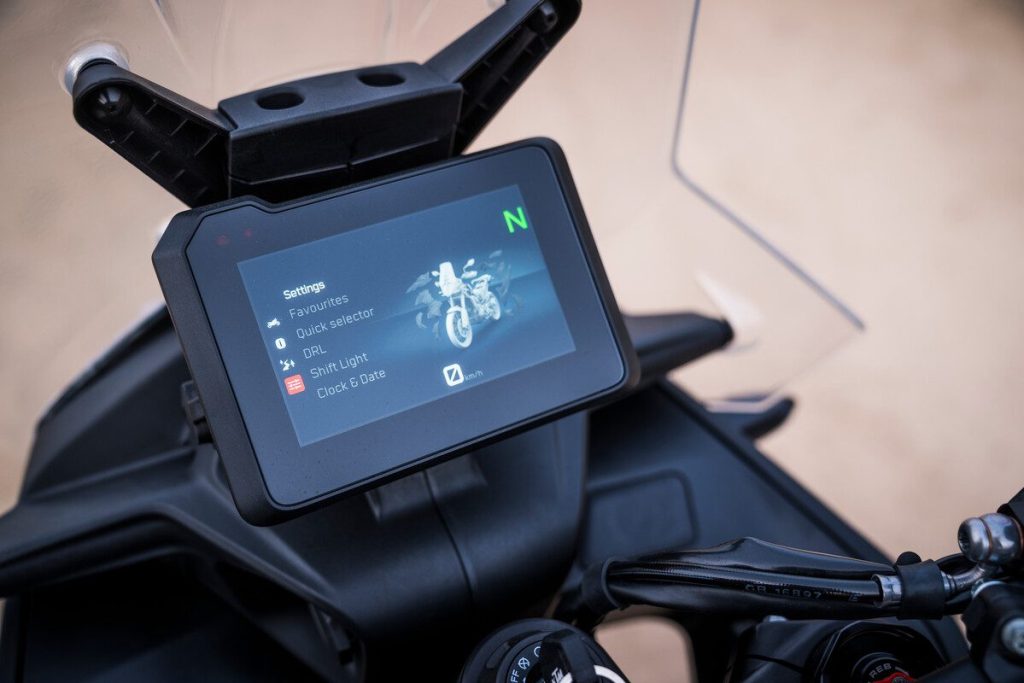 KTM 790 Adventure screen