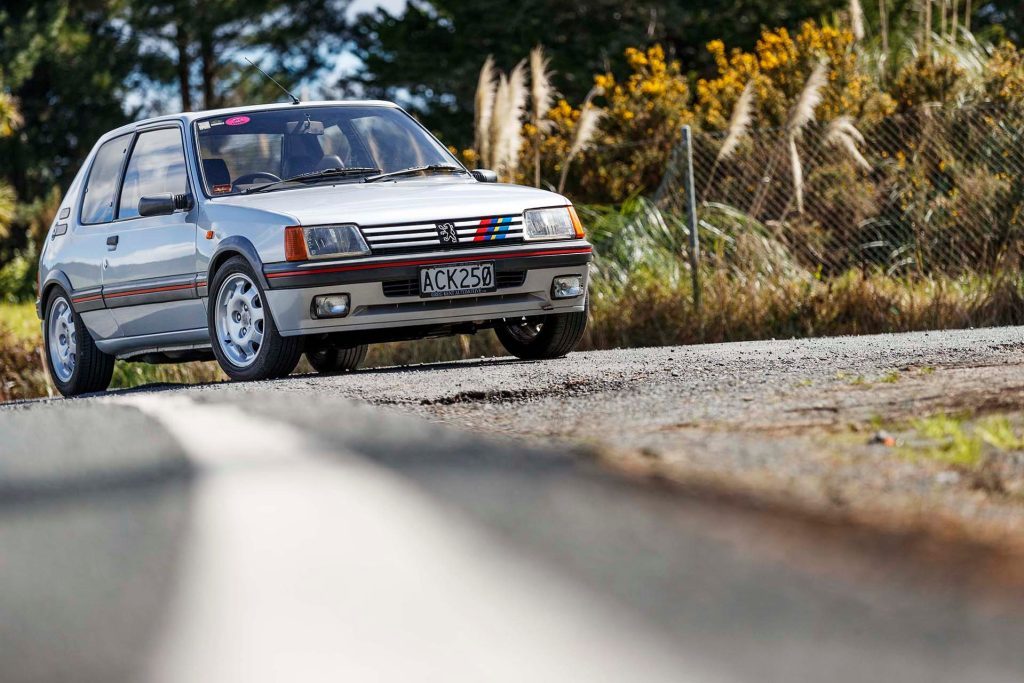 Peugeot 205 GTi low front static