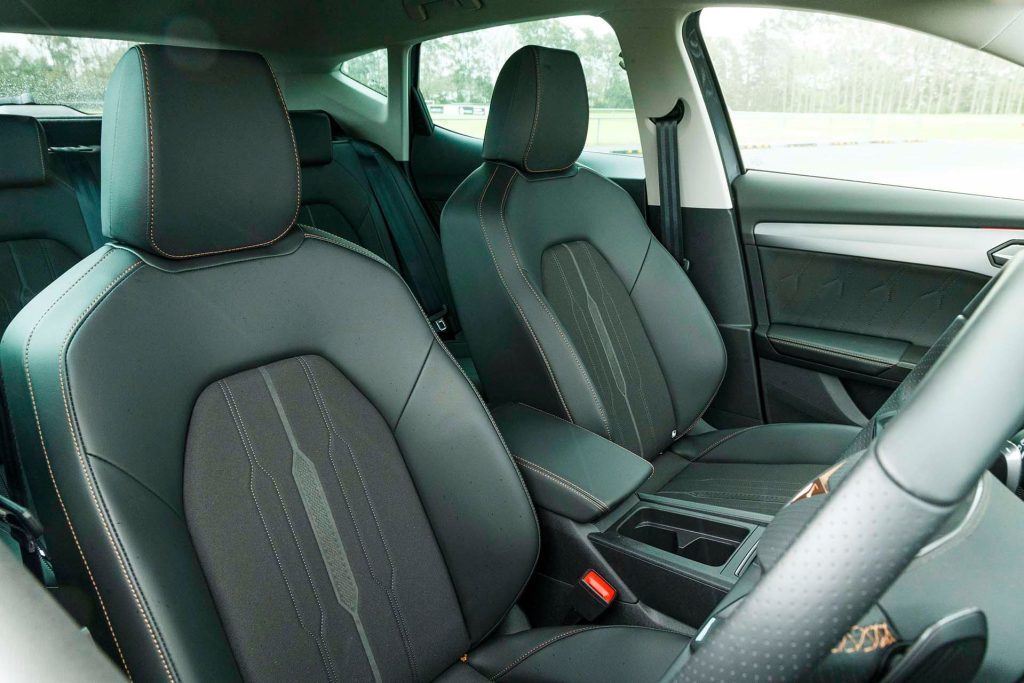 Cupra Formentor V front seats