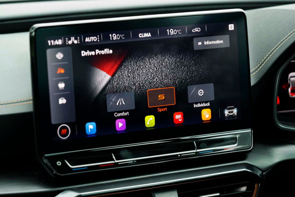 UPSCREEN klare Schutzfolie(für Cupra Formentor 2020-2022 Infotainment  System 12)