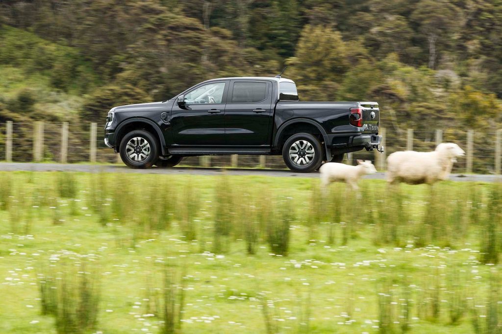 Ford Ranger Sport side action