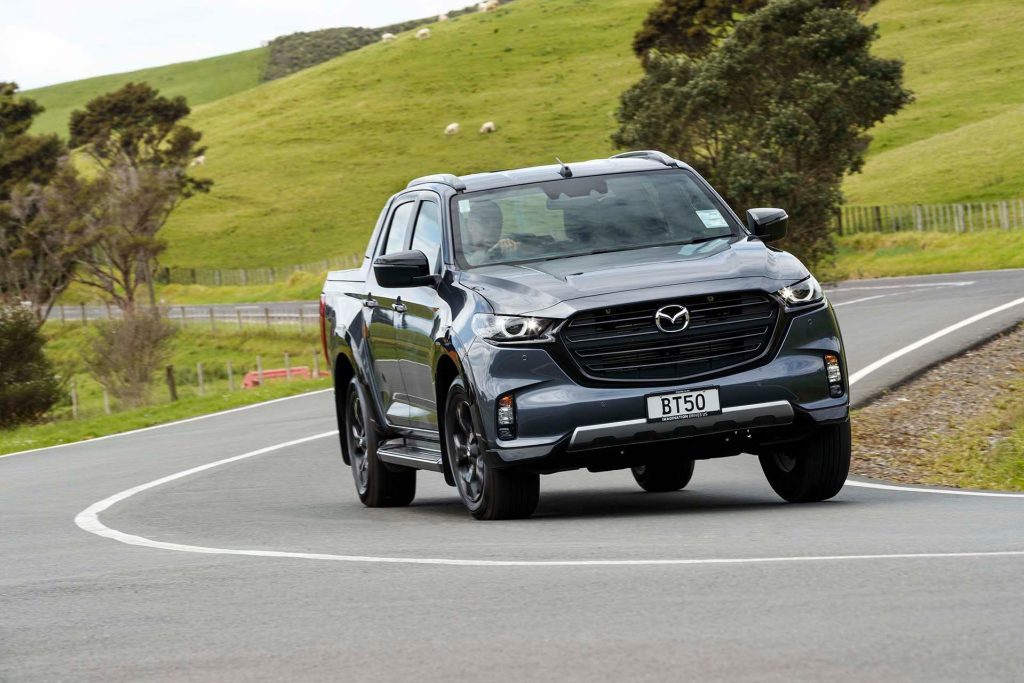 Mazda BT-50 Takami road action