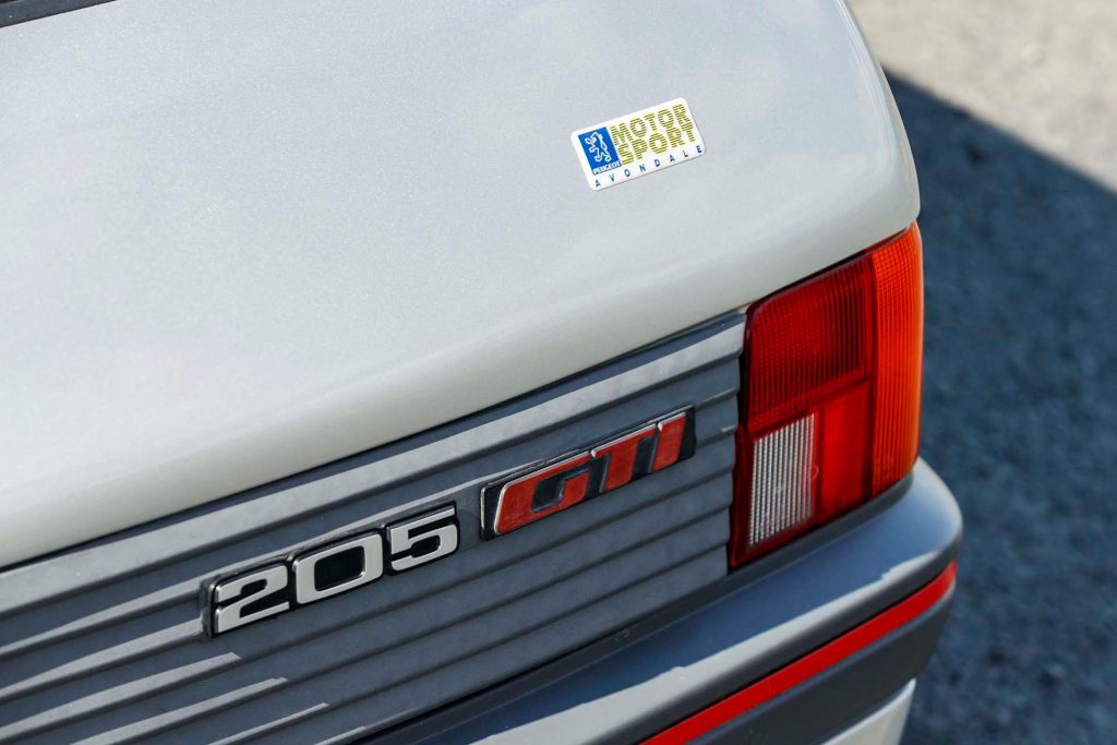 Peugeot 205 GTi badge