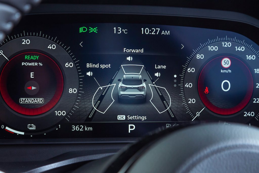 2023 Nissan Qashqai dials
