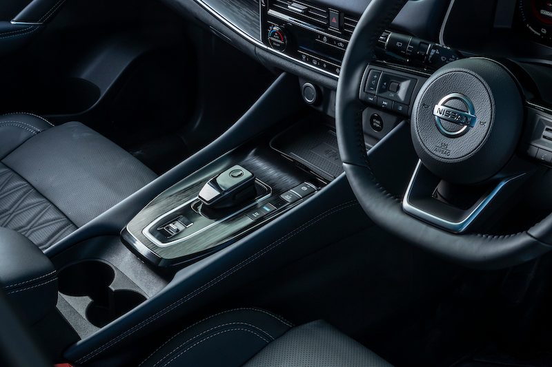 2023 Nissan Qashqai shifter