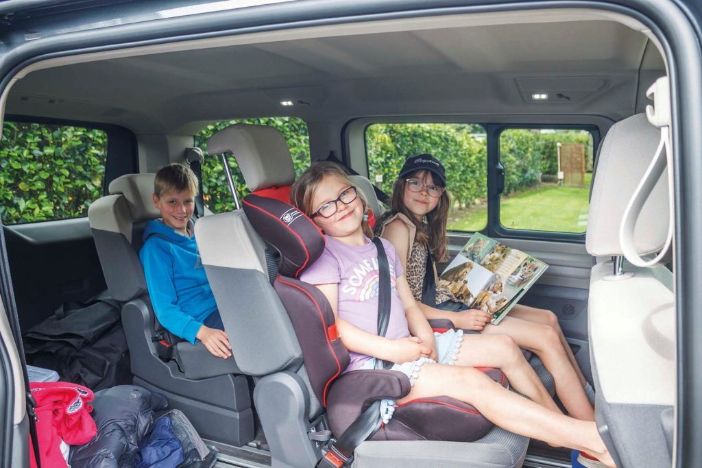 Volkswagen Multivan Family PHEV back seats