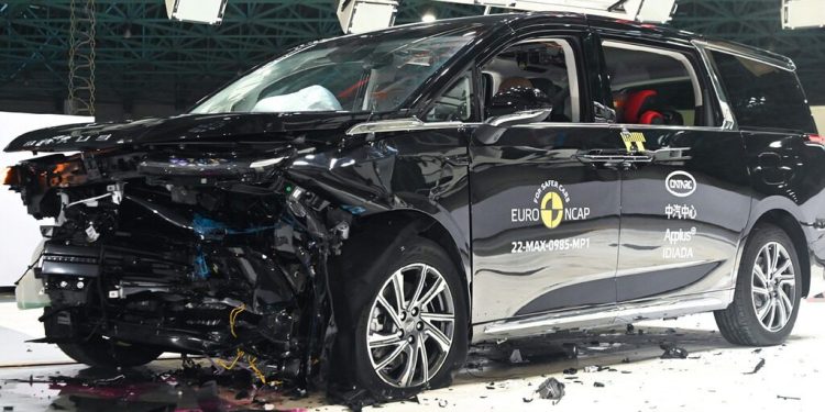 LDV Mifa 9 crash test