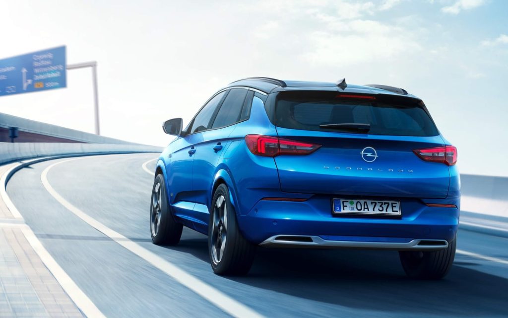 Opel Grandland plug-in hybrid rear three quarter view