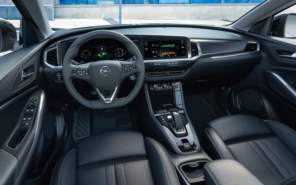 Opel Grandland plug-in hybrid interior
