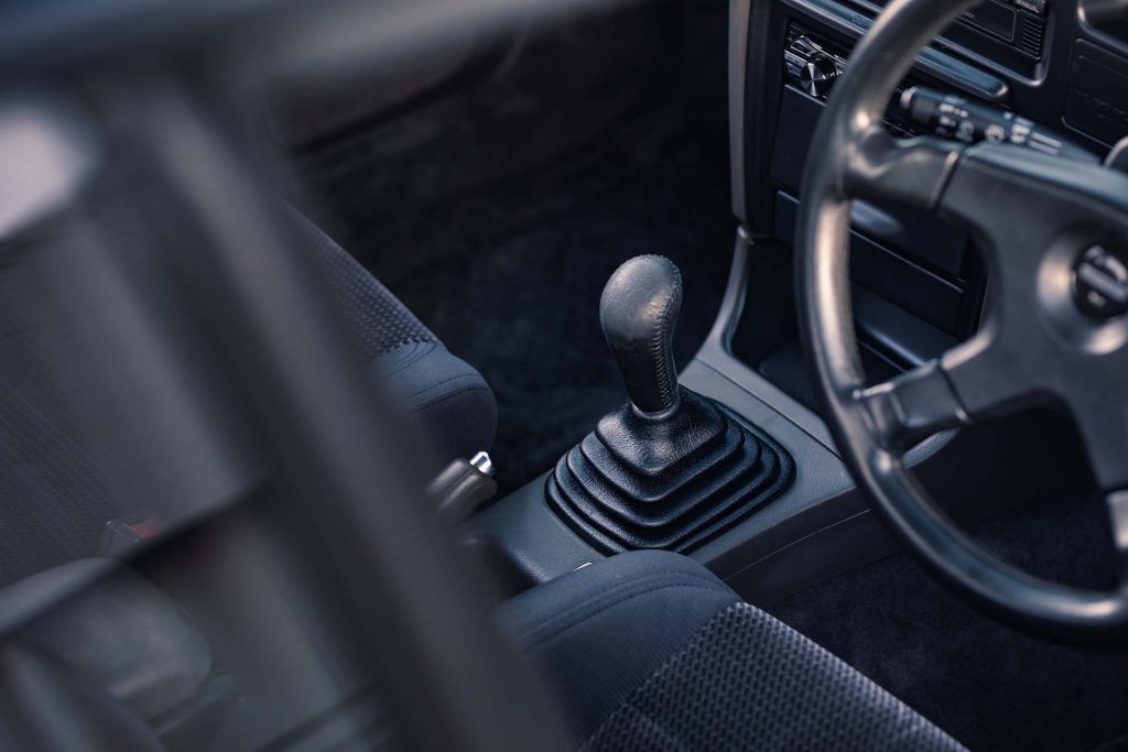 Subaru Legacy RS shifter