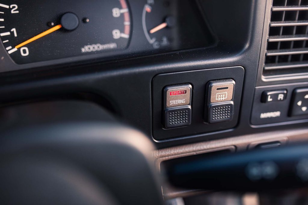 Subaru Legacy RS sporty steering