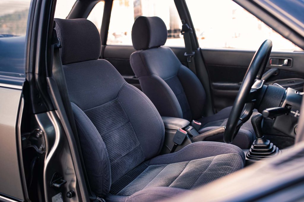 Subaru Legacy RS seats