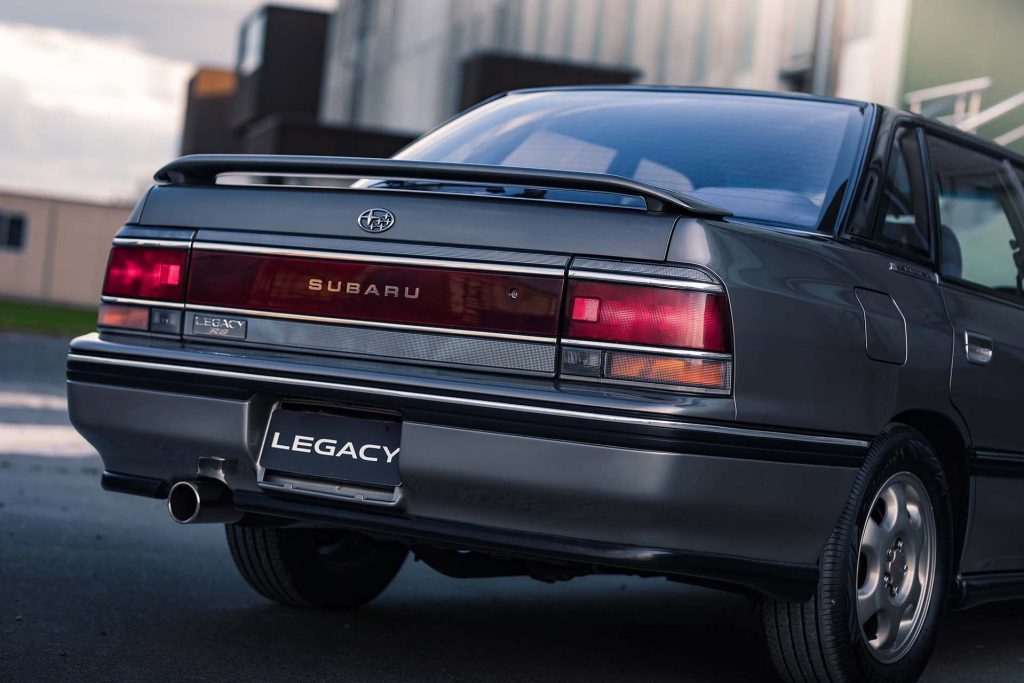 Subaru Legacy RS boot