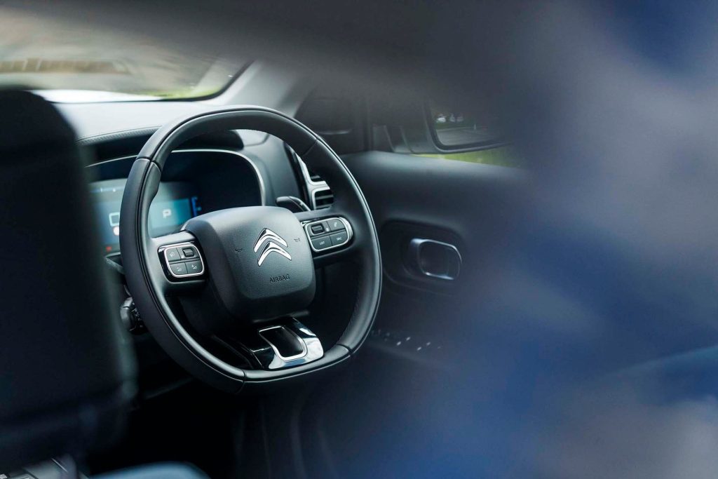 Citroen C5 Shine Hybrid steering wheel