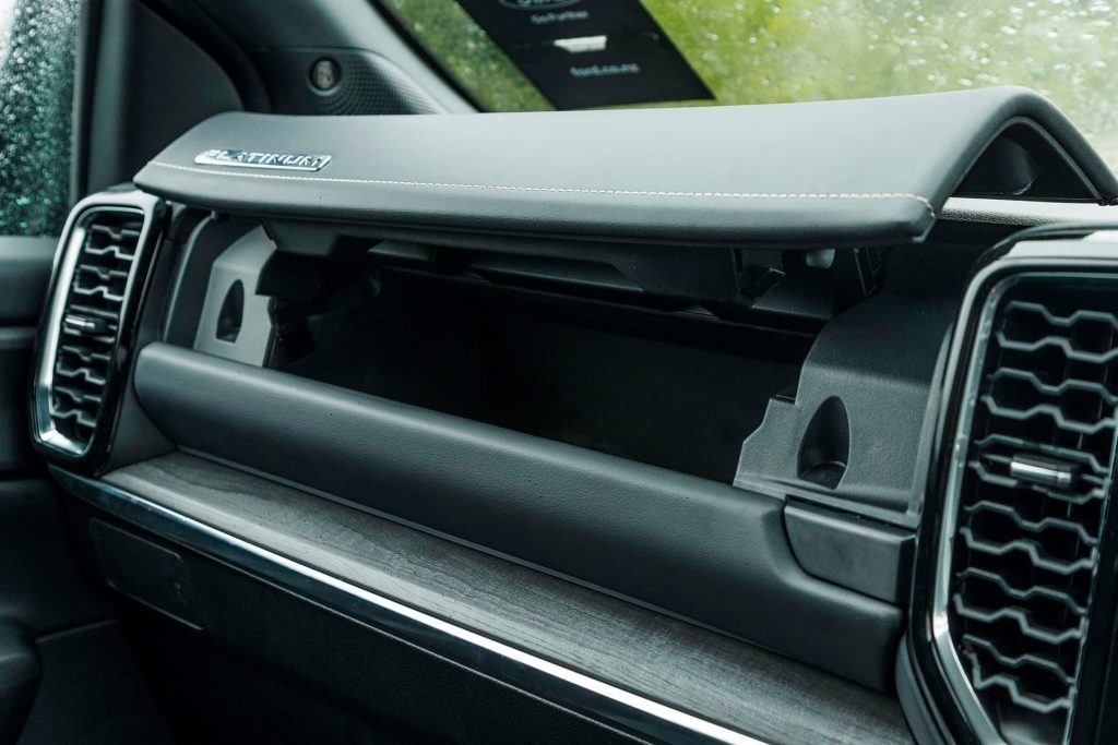 Ford Everest Platinum glovebox
