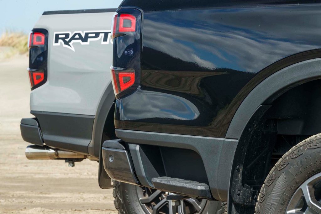 Ford Ranger Raptor vs Ford Ranger Wildtrak taillights