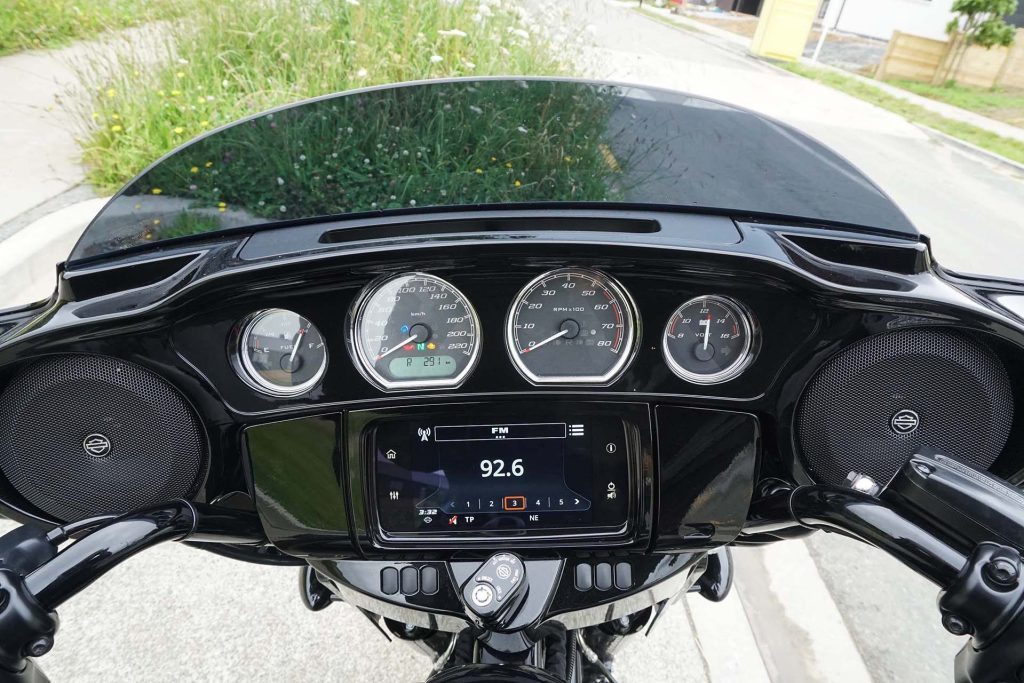 Harley-Davidson Street Glide ST dials