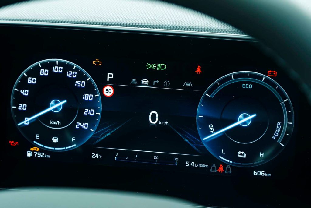Kia Niro Hybrid GT-Line dials