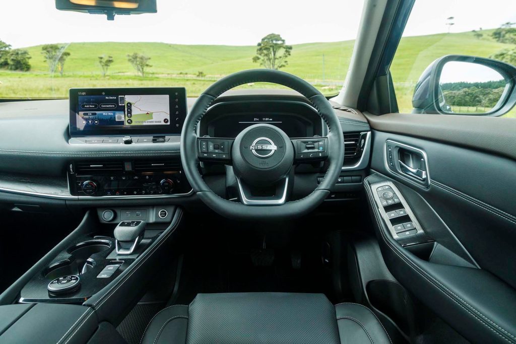 Nissan X-Trail Ti-L interior