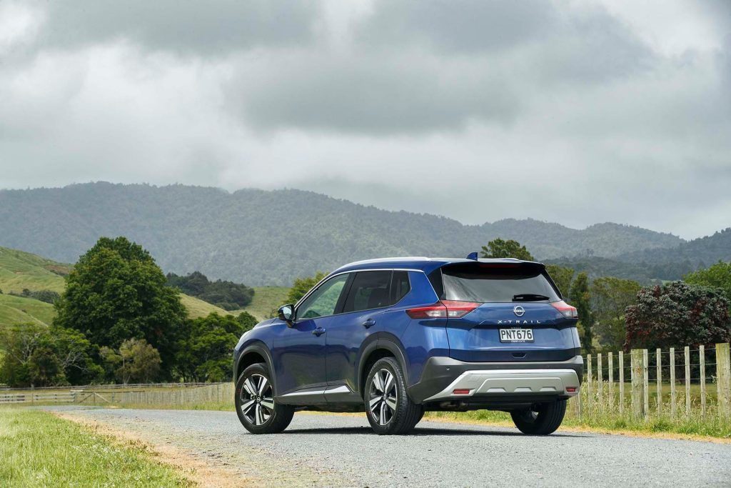 Nissan X-Trail Ti-L rear static