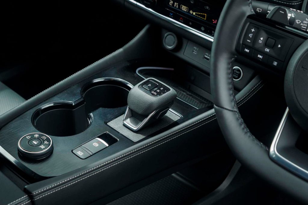Nissan X-Trail Ti-L shifter