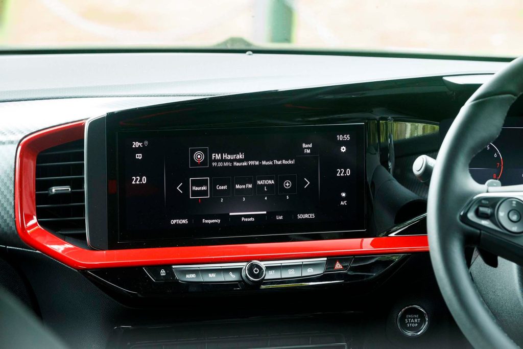 Opel Mokka SRi screen