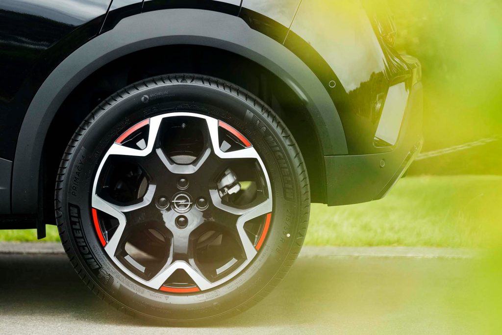 Opel Mokka SRi wheel