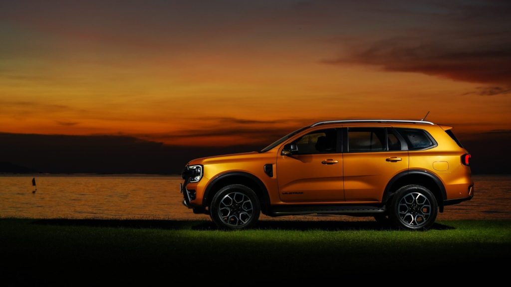 Ford Everest Wildtrak side view