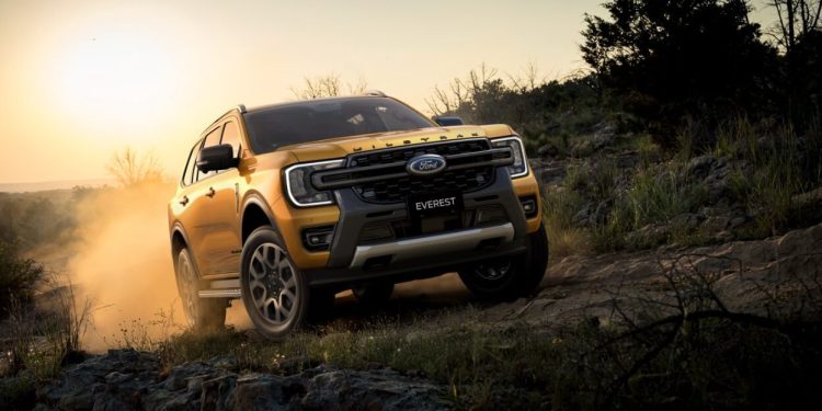 Ford Everest Wildtrak front three quarter view