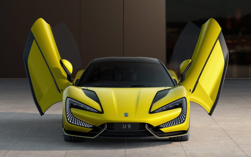 YangWang U9 supercar doors open