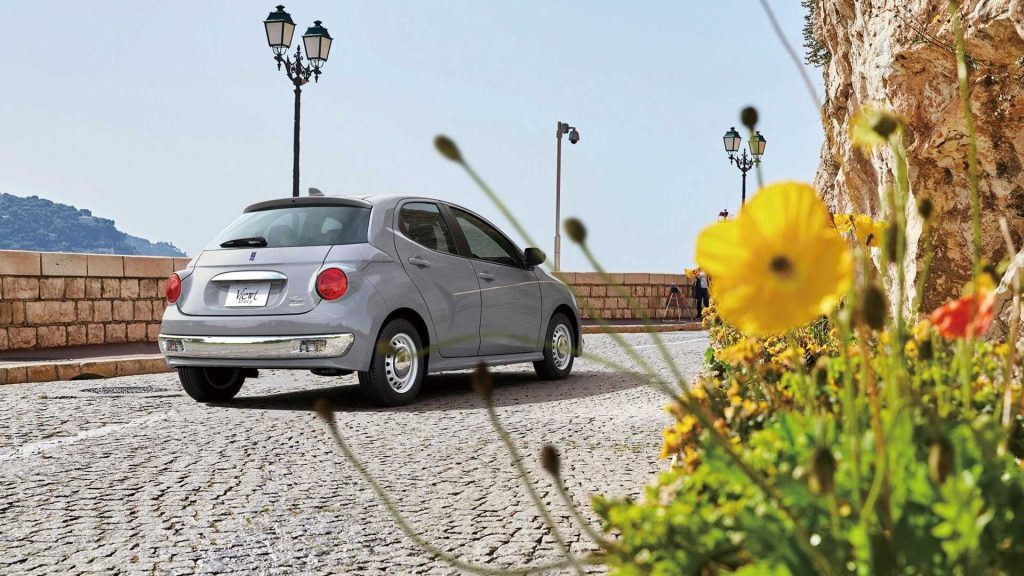 Mitsuoka Viewt rear three quarter view