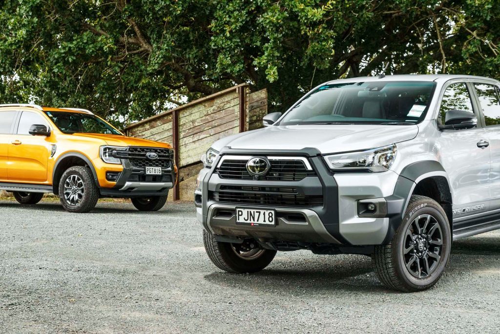 Ford Ranger Wildtrak vs Toyota Hilux SR5 Cruiser noses