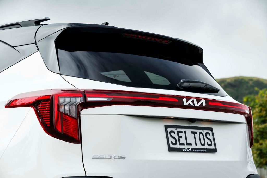 Kia Seltos LX tail lights