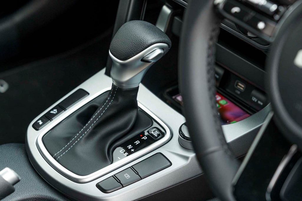 Kia Seltos LX shifter